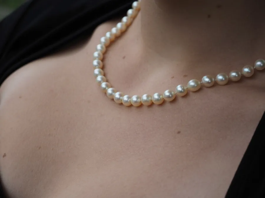 Pearl Strand with Gold Clasp