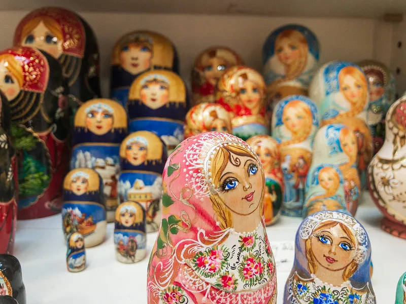 Painted Nesting Dolls (5 pcs)