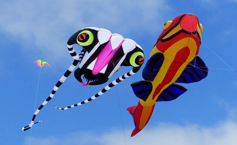 Rooftop Kite with String